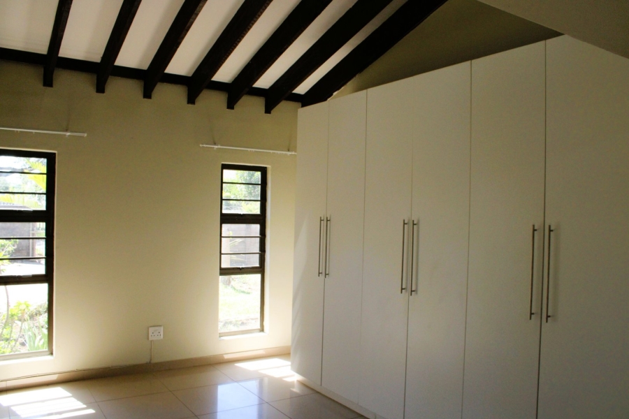 6 Bedroom Property for Sale in Gonubie Eastern Cape